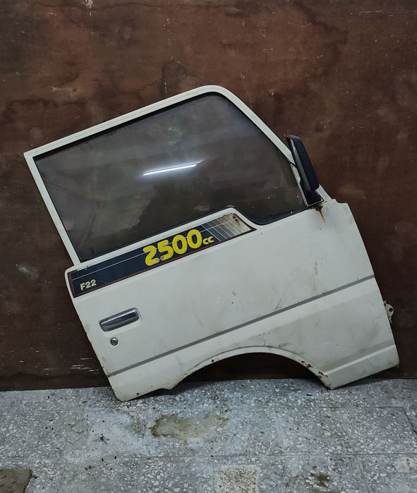 Porta Nissan cabstar F22 (2500cc).