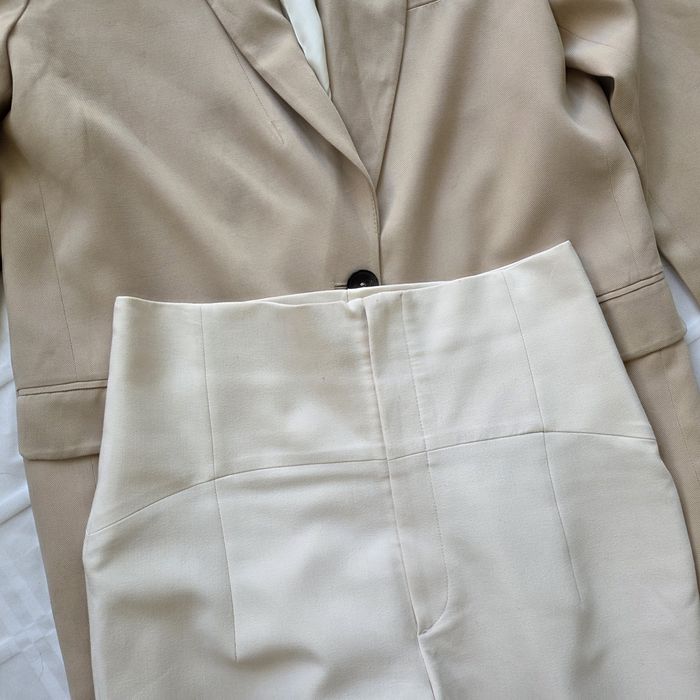 Viralowe eleganckie spodnie damskie ZARA ecru rozmiar S/M