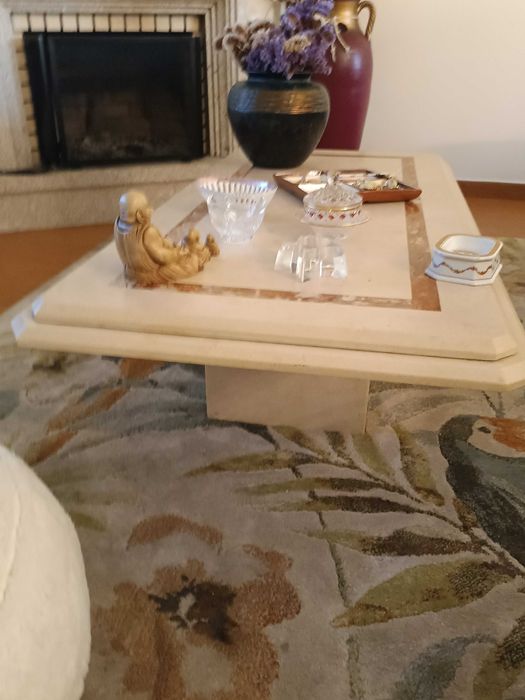 Credencia com espelho e mesa centro  em marmore rosa