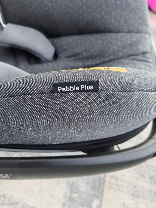Fotelik samochodowy Maxi Cosi Pebble plus 0-12 nosidełko