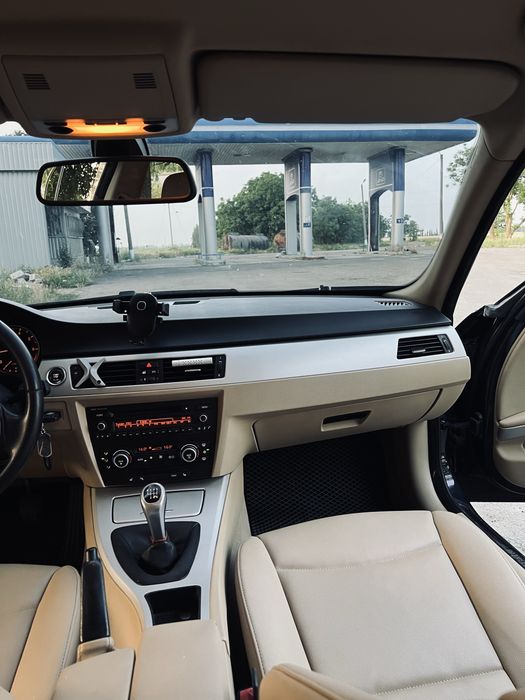 BMW 318i 2008 год