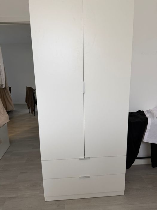 Guarda Vestidos por apenas 180€