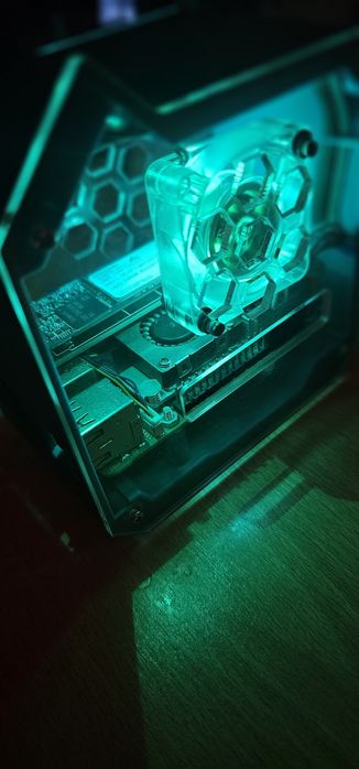 Raspberry Pi 5 8GB + SSD NVMe 256GB + Case OLED & Ventilação Ativa