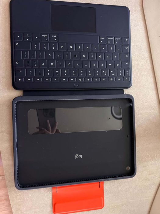 Ipad 8 generacji + klawiatura