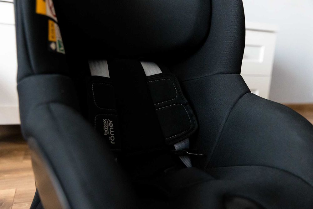 Fotelik Britax Romer Dualfix M i-Size Space Black 360 ISOFIX 61–105 cm