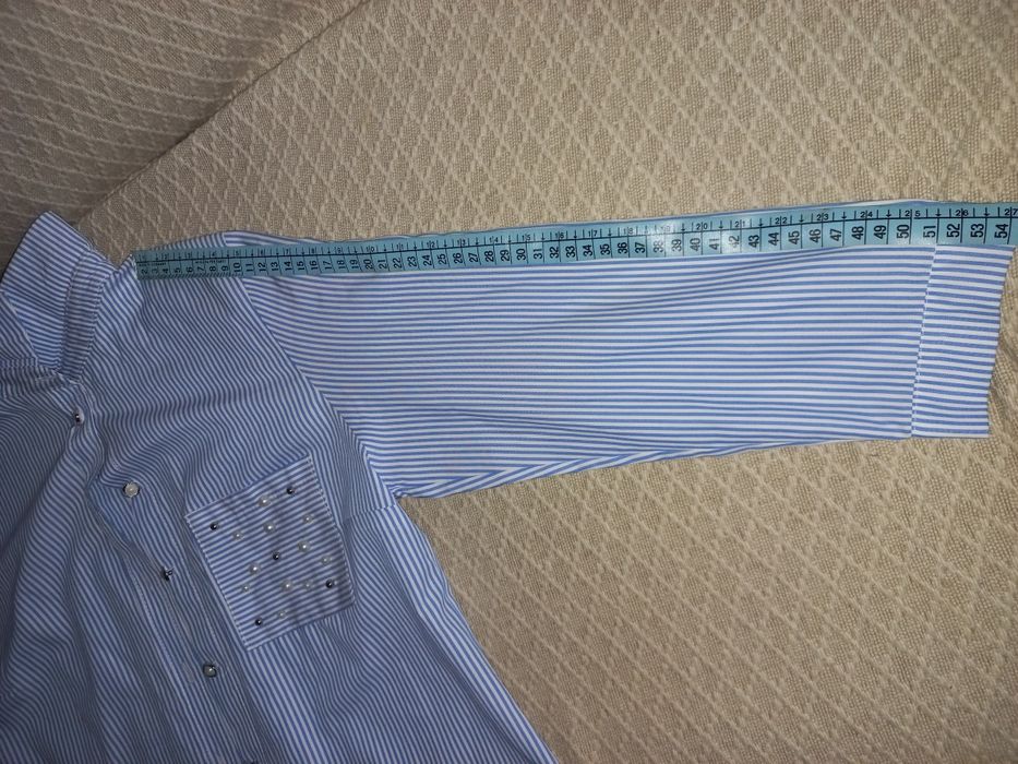 Сорочка жіноча в лінію, прикрашена намистинками