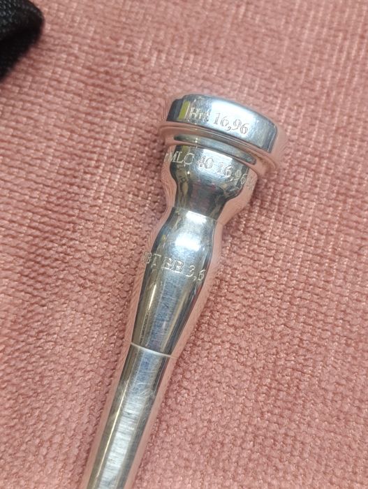 Ustnik do trąbki 1 1/2 gruba na zamówienie