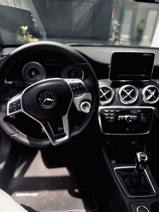 Mercedes-Benz A 180 AMG Line • 2013