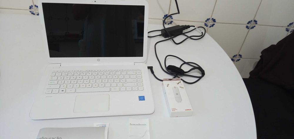 Portátil Hp Intel S branco250€