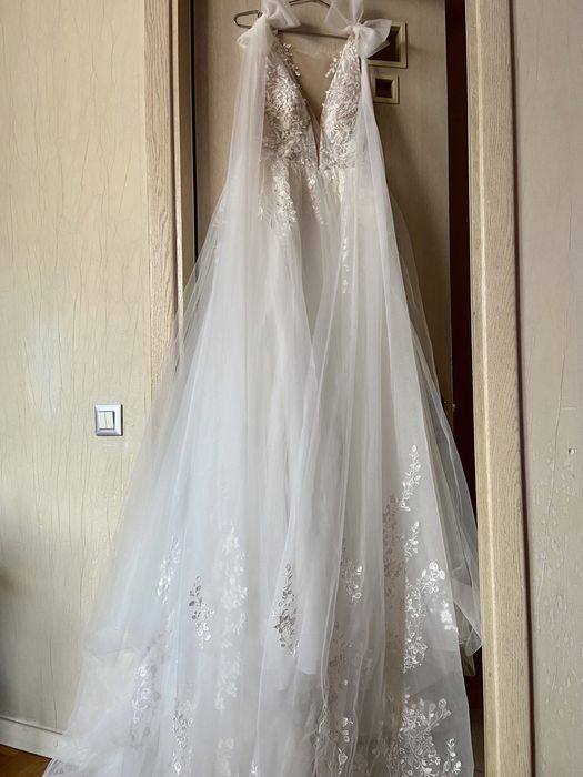 Нова весільна сукня