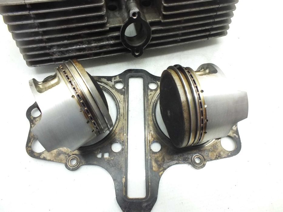 Suzuki GS 500 01- cylinder tłoki