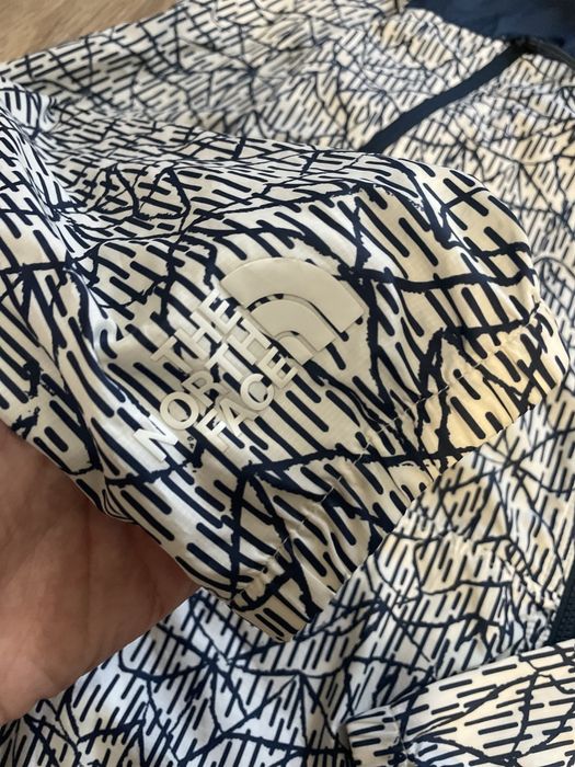 Вітровка the north face оригінал