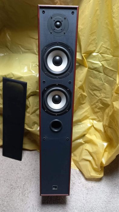 Kolumny głośnikowe M-Audio HCS-8800.