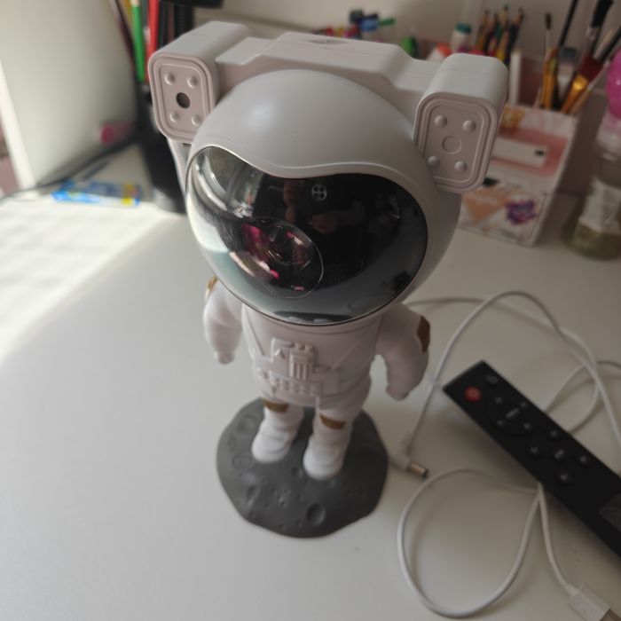 Astronauta projektor gwiazd