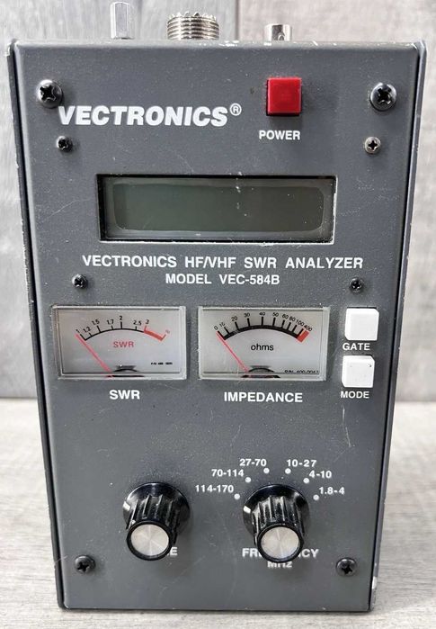 Radioamador analisador antena Vectronics equivalente ao MFJ259 muito tempo na prateleira mas a funcionar, tem estojo plástico e alimentação.