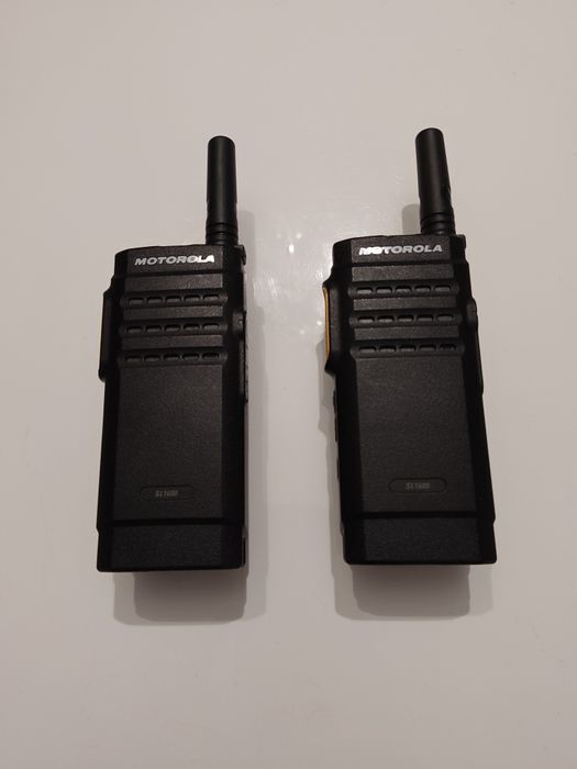2 radiotelefony Motorola SL1600.