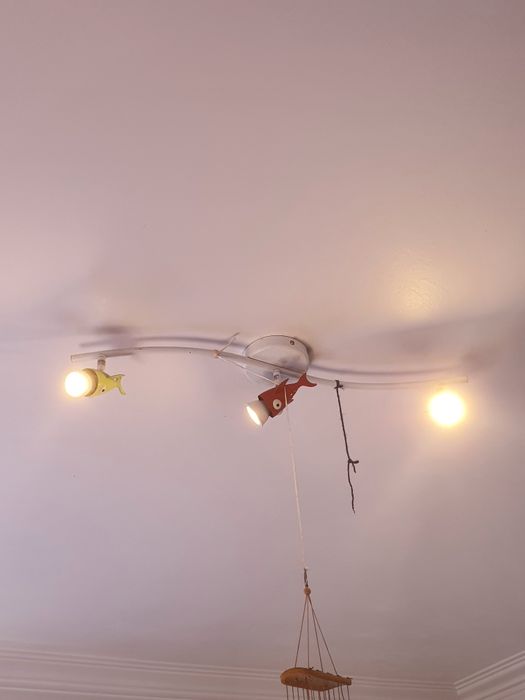 Luz de tecto com peixes