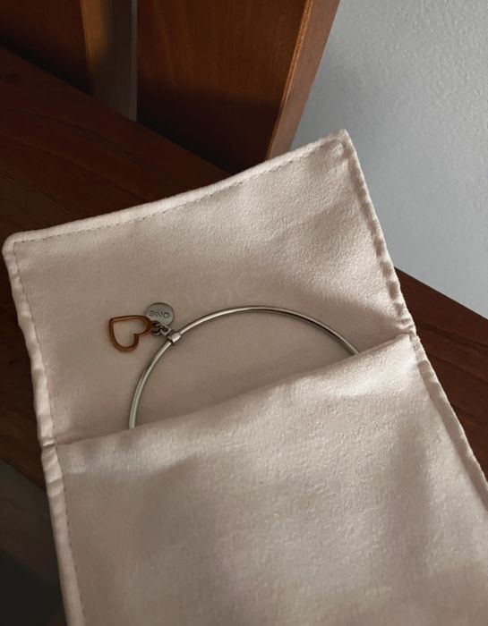 pulseira ONE coracao dourado e medalha prata