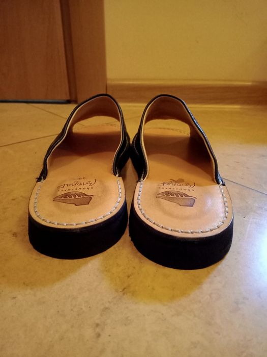 Klapki 39 damskie skórzane czarne