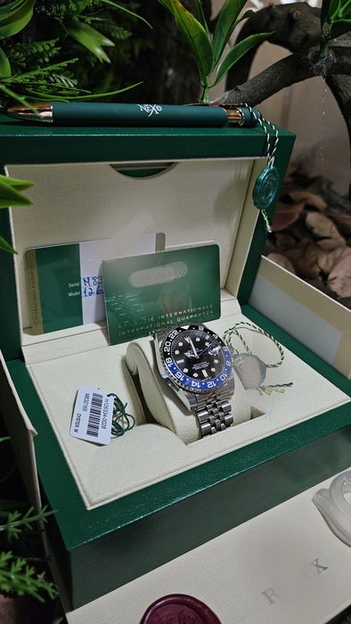 Relógio com bezel azul e preto