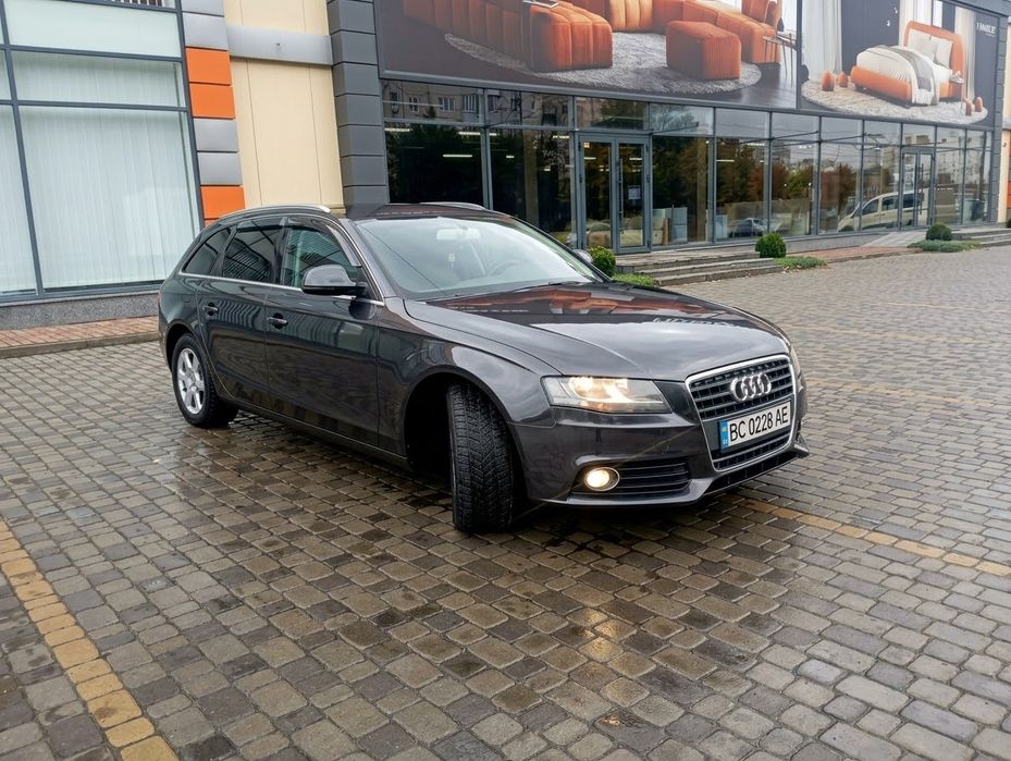 Продам AUDI A4, B8