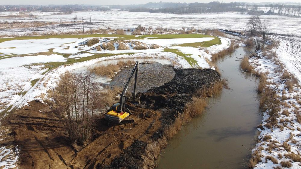 Kopanie stawów, kopanie zbiorników, koparka z długim ramieniem