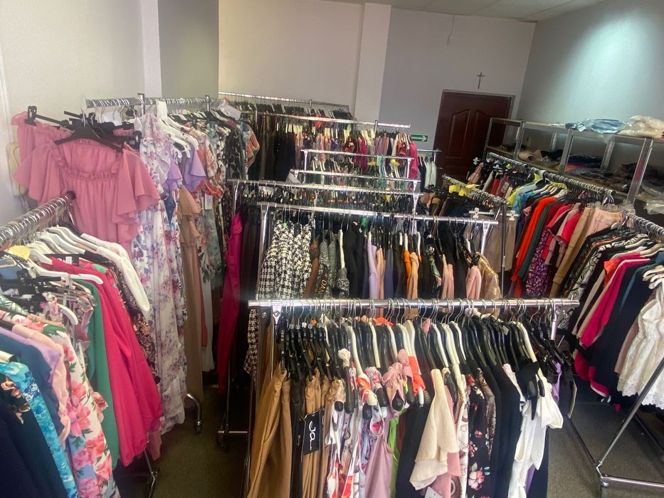 Ubrania po likwidacji sklepu odzieżowego - asortyment damski