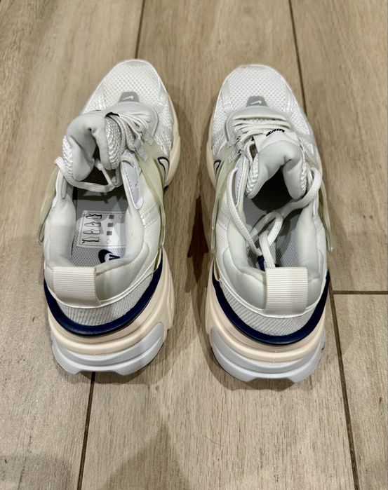 Кросівки Nike V2K Run Shoes