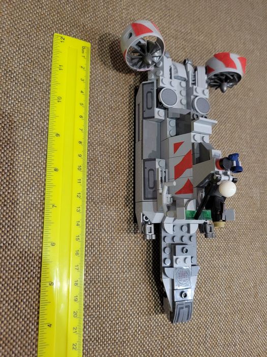 Лего військовий корабель