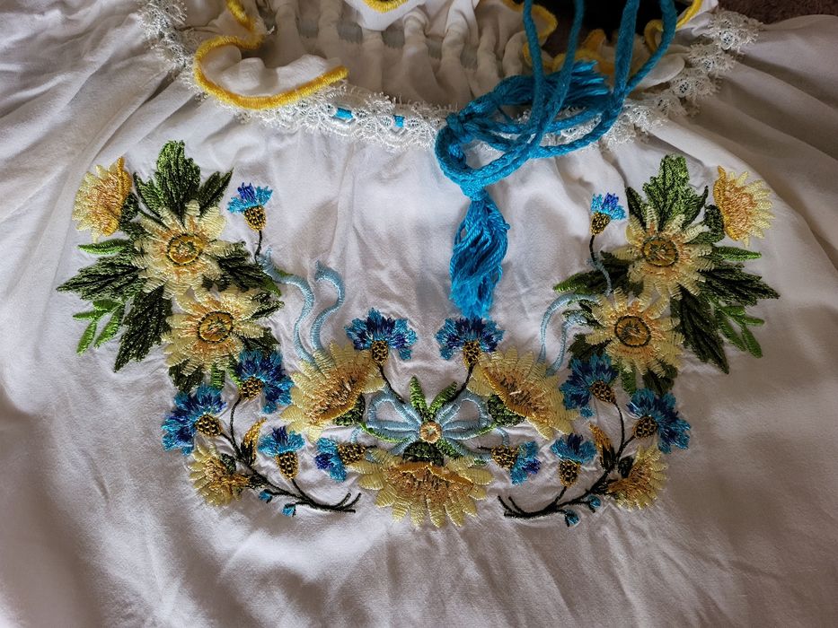 Бавовняна вишиванка ручної роботи