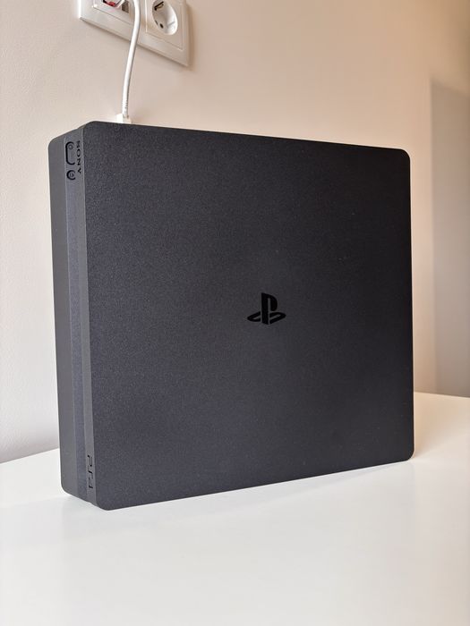 Playstation 4 Slim 500GB Preto