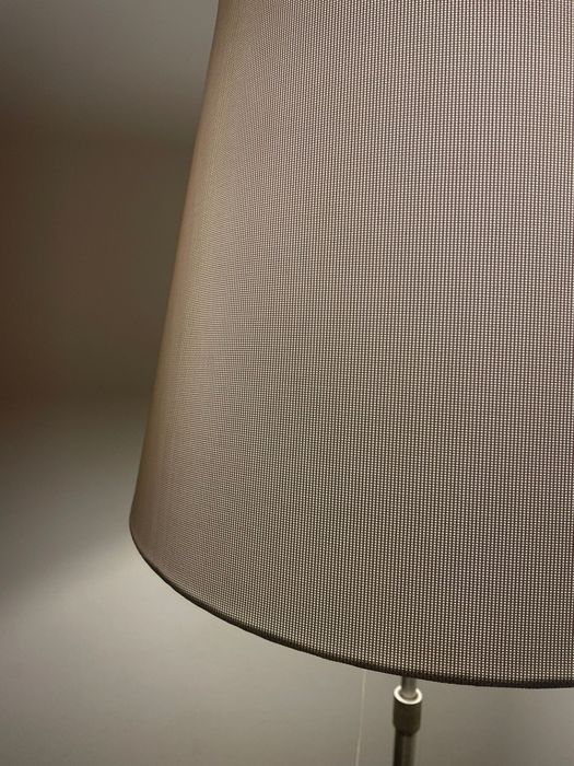 Candeeiro de pé para luz ambiente