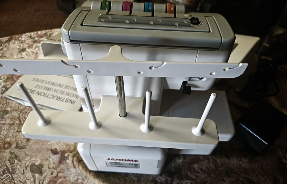 Overlock Janome MLock 744D