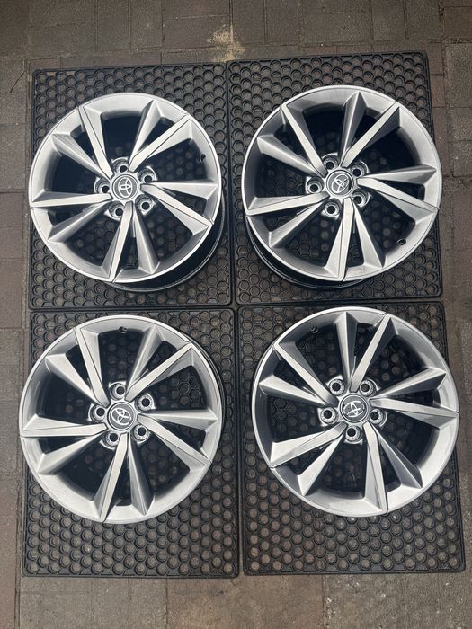 Ном 170 141 Оригінальні диски Toyota Camry avalon Corolla Lexus rav4 5 114,3 r17