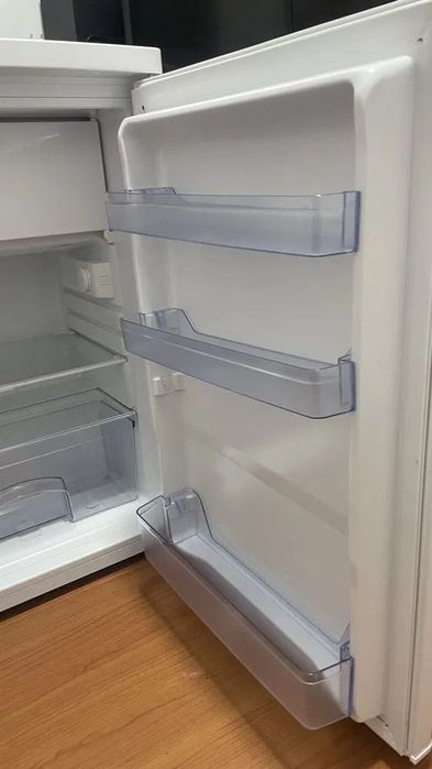 Mini frigorífico JOCEL 109L