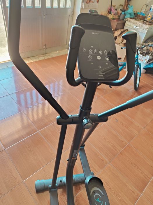 Elíptica preta domyos