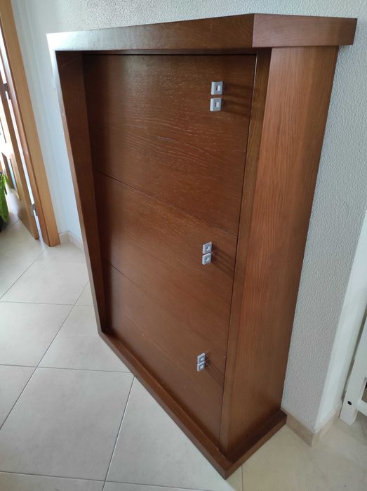 Sapateira em cerejeira