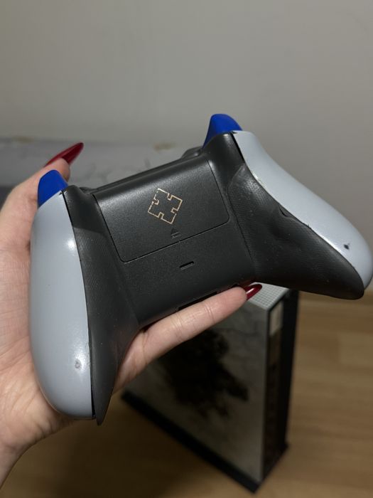 Xbox One X Gears 5 Limited Edition