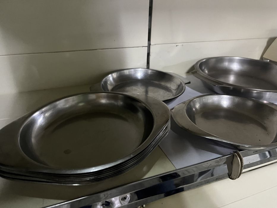 Travessas redondas com pegas em inox 13 unidades