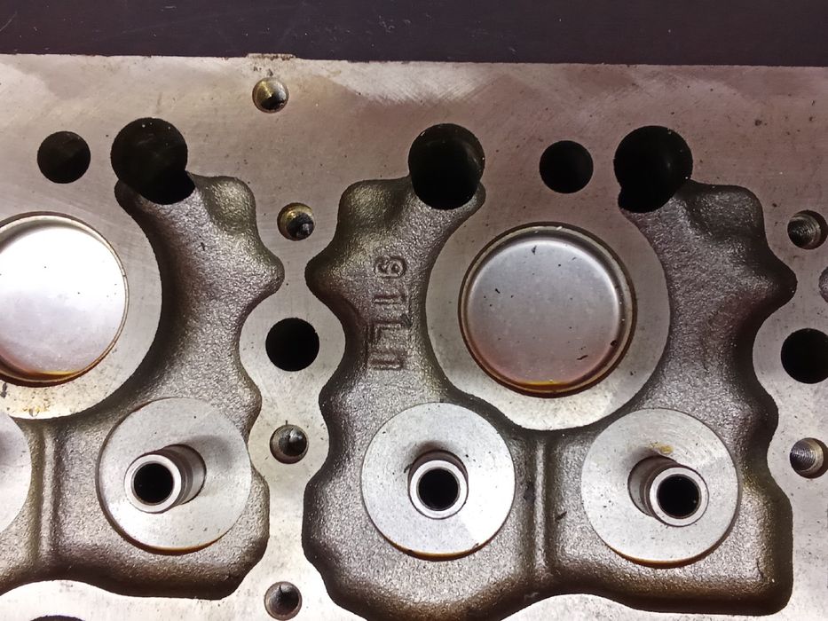 Colaça / cabeça do motor TOYOTA Dyna Chassis (KD_, LY_, _Y2_, _U3_, _U