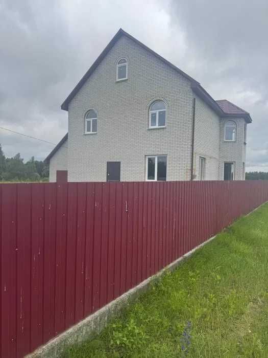 Продам будинок с.Наливайківка.Підсобні приміщення,Гараж,Сад,Газ