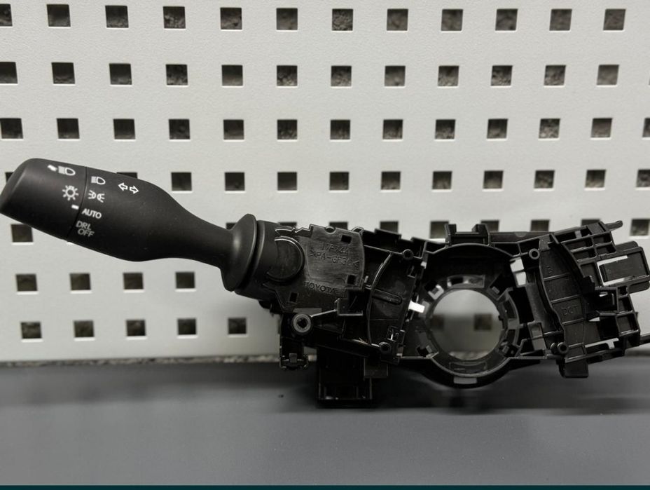 Підрульовий перемикач Lexus,Toyota 16-20