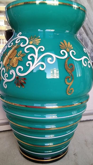 Três jarras antigas