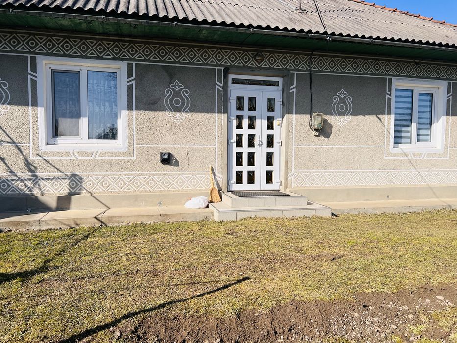 продам:) Будинок-господарство)торг