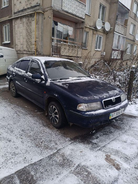 Продам октавію тур