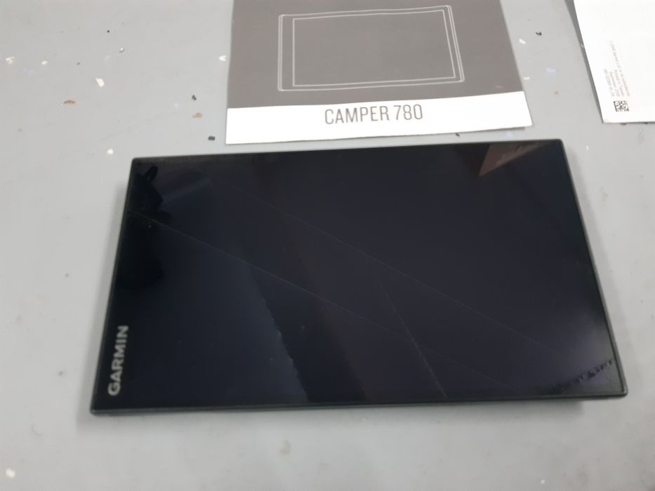 GPS Garmin Camper 780 com Câmara wireless de marcha-atrás.