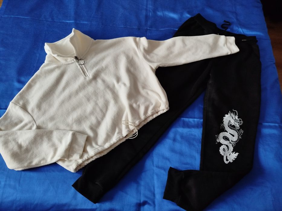 Спортивні комплекти жіночі