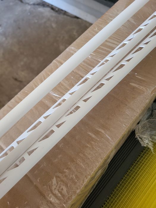 Profil do glazury PVC Cezar biały 7mm 2,5m zewnętrznay