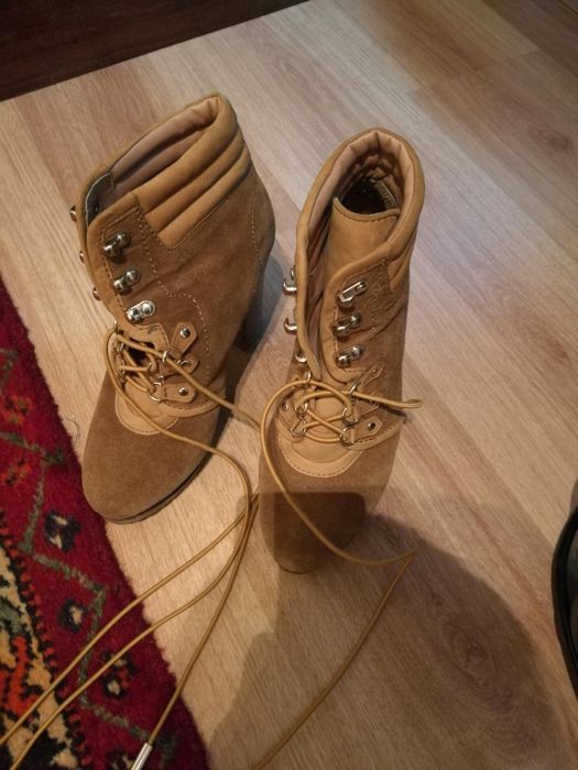 Botas pele camurça da uterque