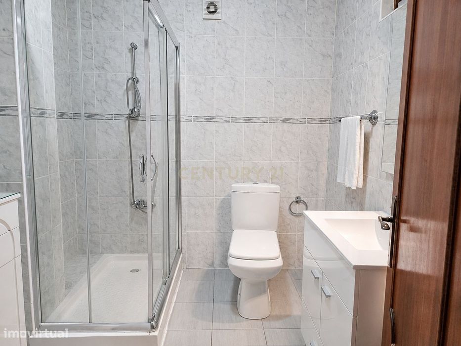 Moradia T6 com jardim em Vila Nova de Foz Côa